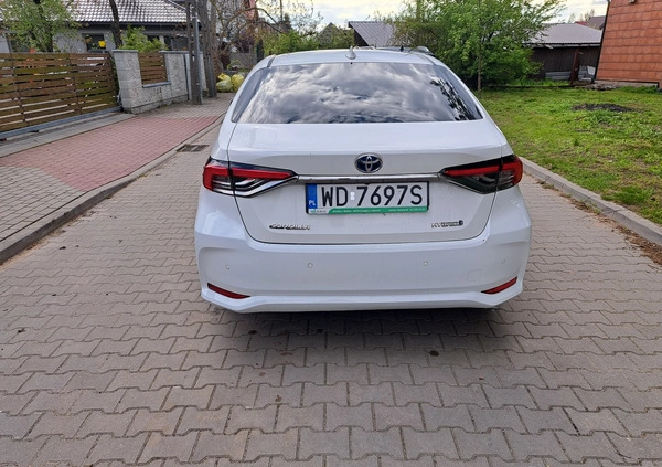 Toyota Corolla cena 86100 przebieg: 60000, rok produkcji 2021 z Piaski małe 211